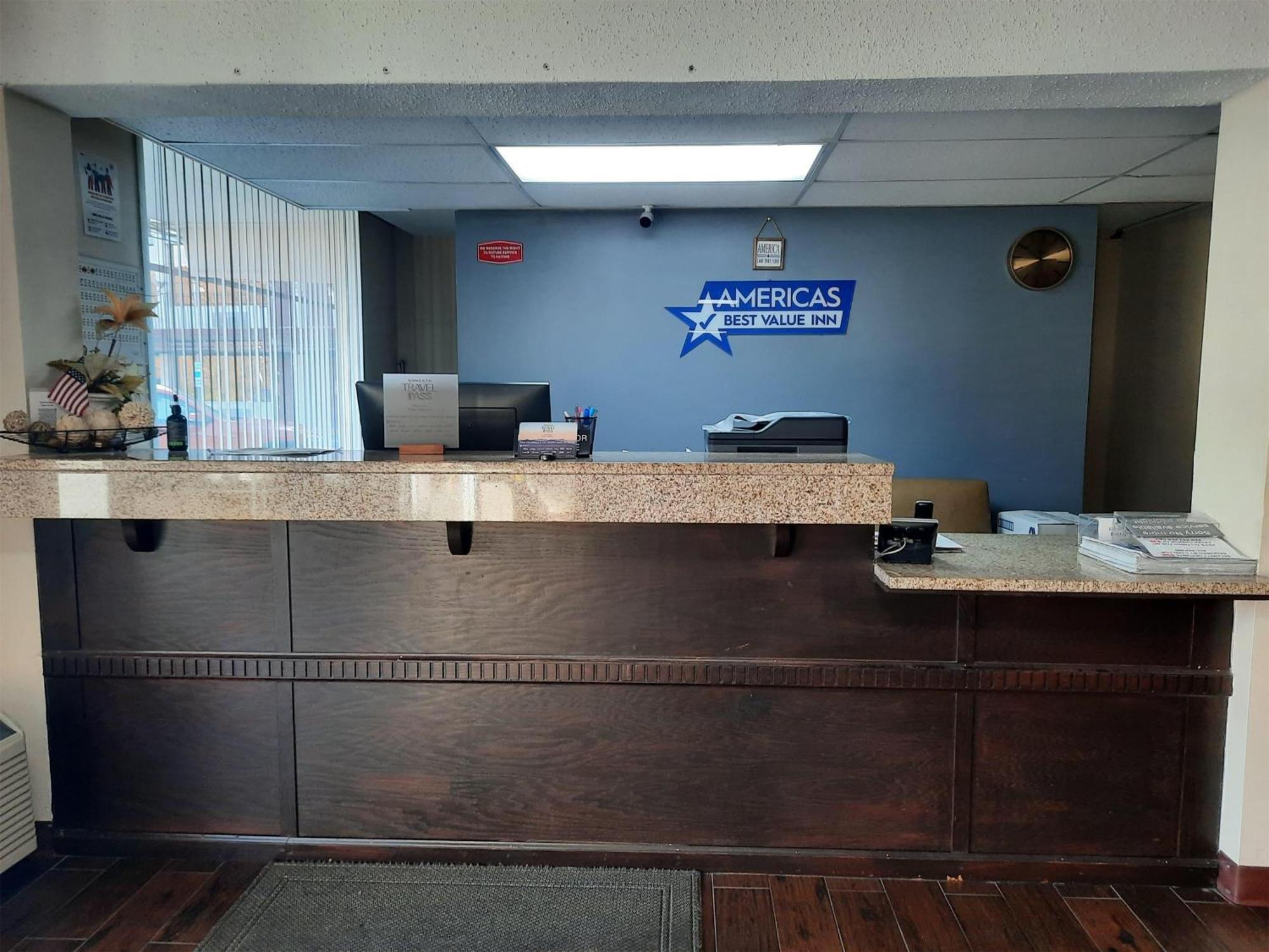 Americas Best Value Inn Moline Luaran gambar